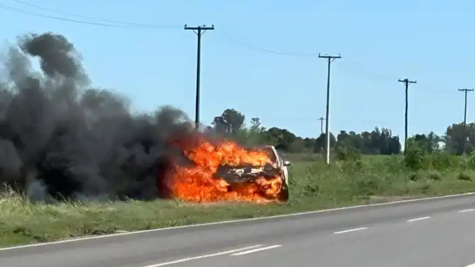 Incendios de vehículos en San Pedro: hay registros de 33 casos en un año: ¿intencionales o accidentales? | FM Avenida