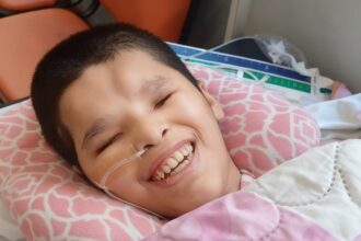 La desesperada lucha de una madre por su hija con discapacidad: viven en una precaria casilla sin baño en Quilmes | FM Avenida