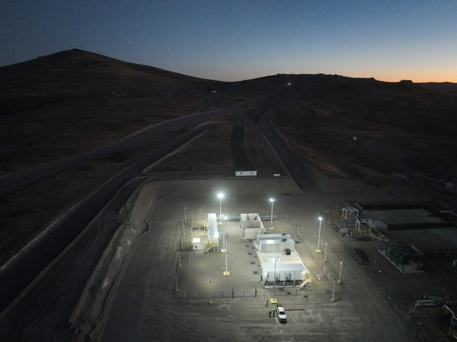 La mayor minera de oro del mundo invertirá US$ 800 millones en Santa Cruz | FM Avenida