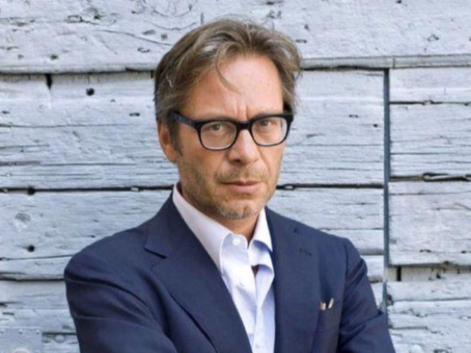 Massimo Recalcati, psicoanalista: “Un hombre feliz no es el que lo tiene todo, sino el que sabe desear lo que importa” | FM Avenida