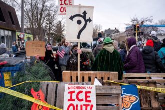 Miedo en Estados Unidos: los inmigrantes de Minneápolis recurren a clases virtuales para evitar ser deportados | FM Avenida