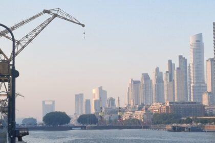 Misterio en Puerto Madero: hallan un cuerpo flotando en uno de los diques e investigan las causas de la muerte | FM Avenida