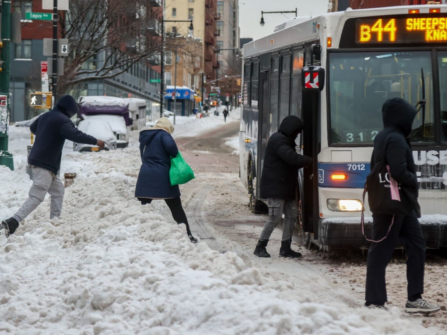 Noticias de Nueva York: Zohran Mamdani reactivó carriles exclusivos para buses y bicicletas | FM Avenida