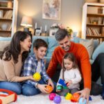 Paloma García Aranda, psicopedagoga: "Mucho mejor que juguetes, es regalar a los niños experiencias; cuantos más objetos tienen, menos les dura la ilusión" | FM Avenida