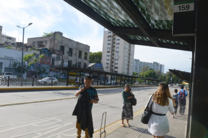 Paro nacional de la CGT contra la reforma laboral: cuándo es, qué día no hay colectivos y cómo afecta vuelos y trenes | FM Avenida