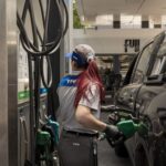 Polémica por la inflación: además de las tarifas, para el Gobierno los precios de internet, celulares y naftas también están atrasados | FM Avenida