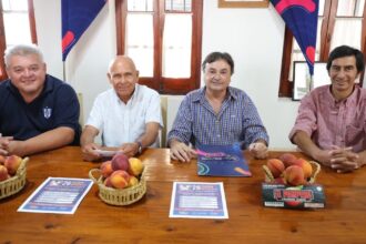 Presentaron oficialmente la 26° Fiesta Provincial del Durazno y la Producción | FM Avenida