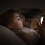 Proponen prohibir el uso de redes sociales a menores de 13 años en la Provincia | FM Avenida