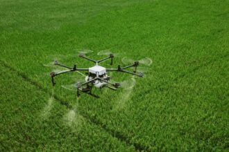 Provincia oficializa el carnet habilitante para aplicadores de agroquímicos con drones | FM Avenida