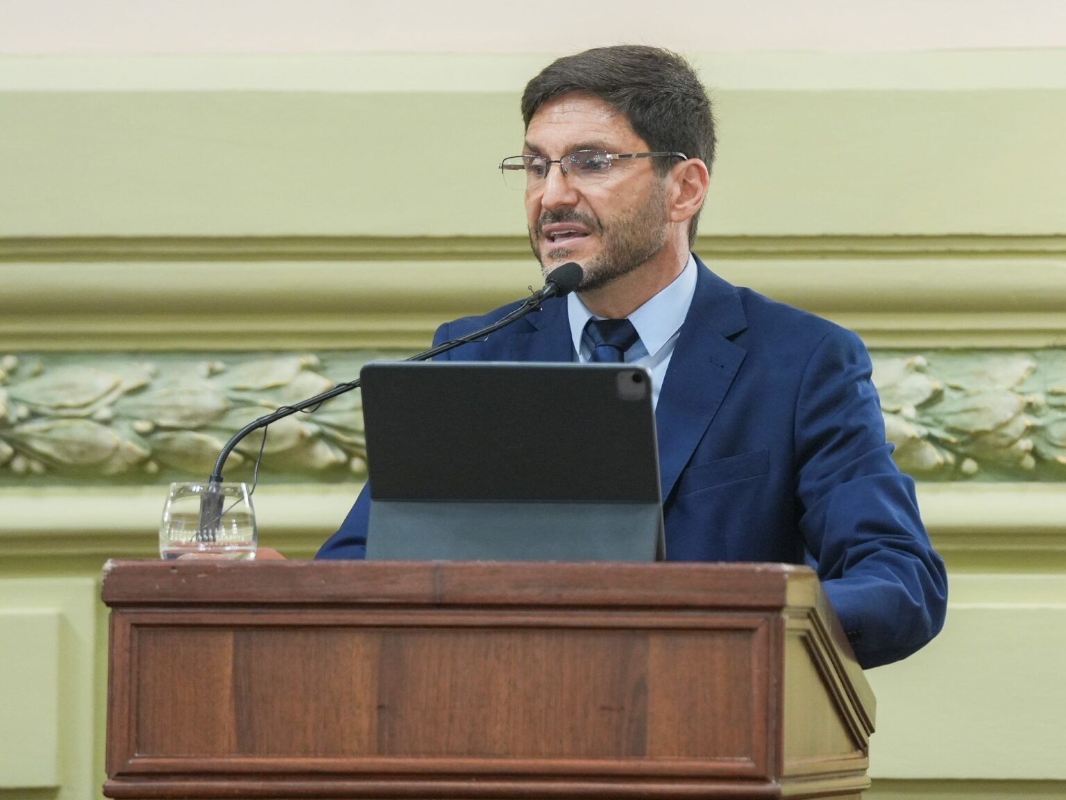 Pullaro abrió las sesiones legislativas en Santa Fe, con un mensaje tras la protesta policial y con alusiones a Milei | FM Avenida