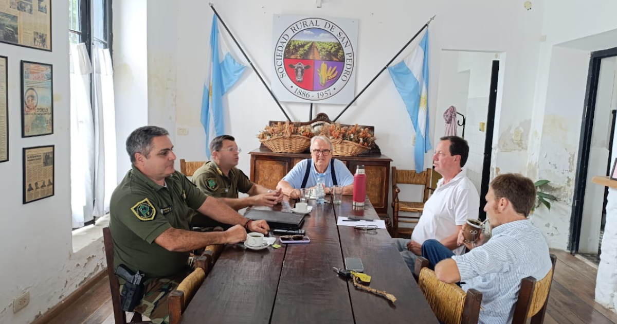 Refuerzan medidas de prevención tras reunión entre autoridades policiales y dirigentes rurales | FM Avenida