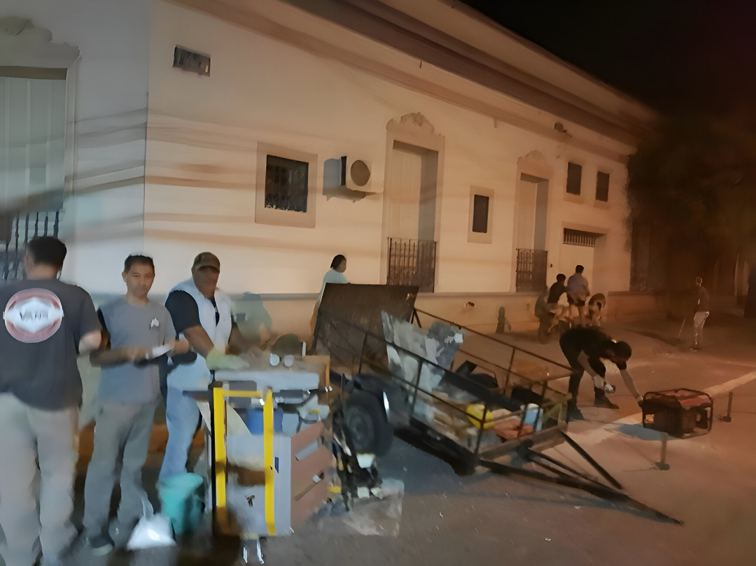 Removieron el cajón de motos mal pintado en Tucumán casi Mitre | FM Avenida