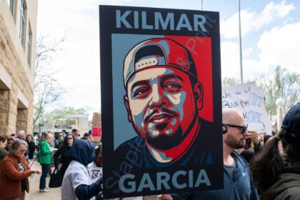 Retrocede la ley antimigrante en Estados Unidos y pierde el ICE: una jueza  dictamina que no pueden detener nuevamente a Kilmar Ábrego García | FM Avenida