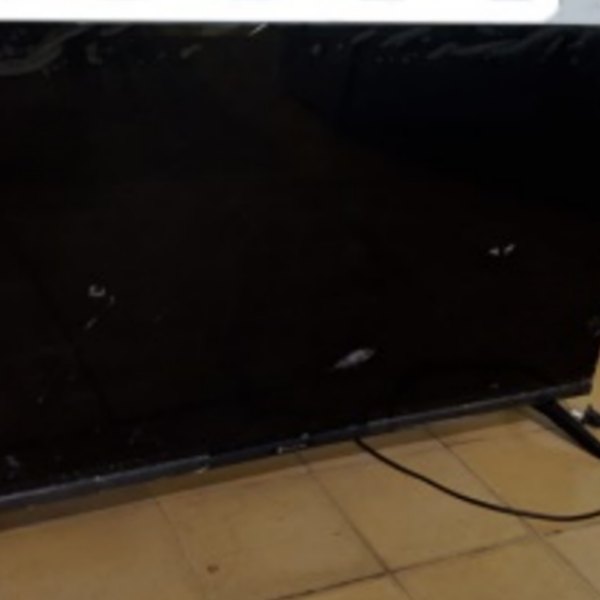 Robaron un televisor y lo dejaron abandonado | FM Avenida