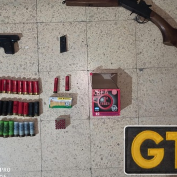 Secuestran armas de fuego tras un allanamiento por amenazas | FM Avenida