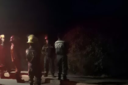 Susto y apagón: se prendió fuego un cable y un barrio quedó a oscuras | FM Avenida