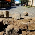 Tandil cumplirá con la cautelar que le prohíbe remover el adoquinado tras quejas por “destrucción de patrimonio” | FM Avenida