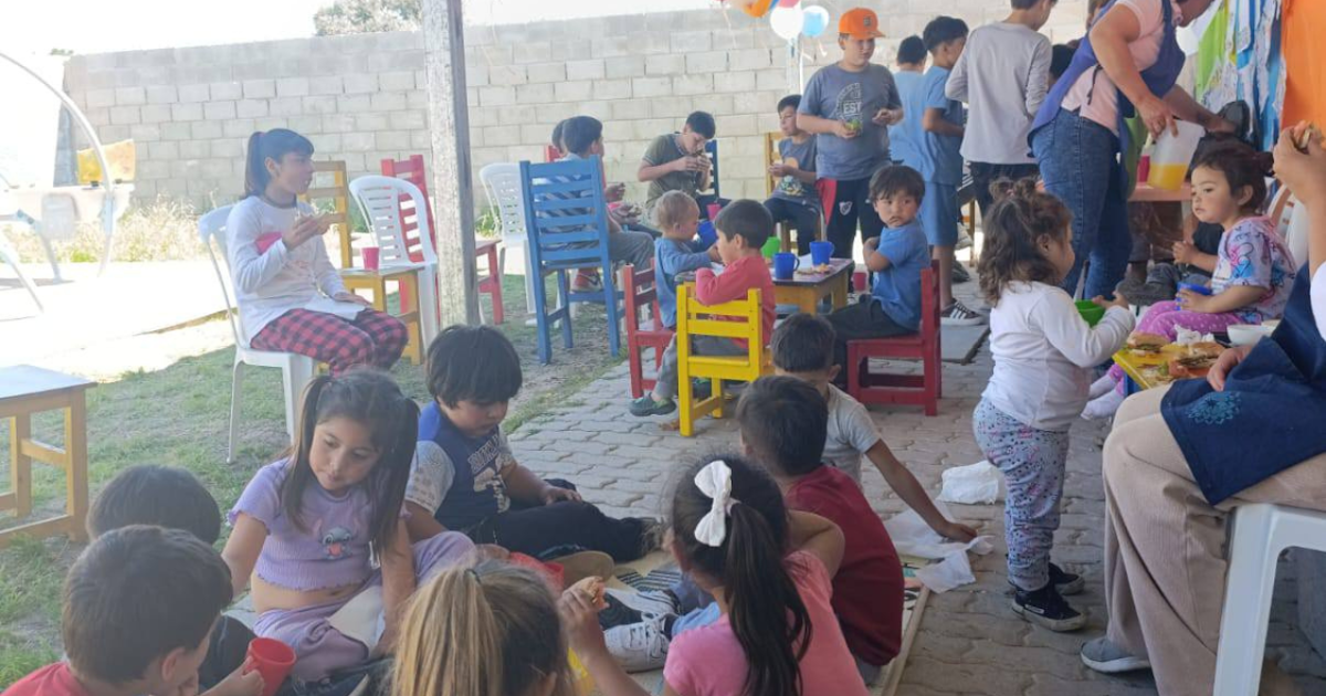 Trabajadoras de "La Colmenita" se declaran en estado de alerta por falta de pago | FM Avenida