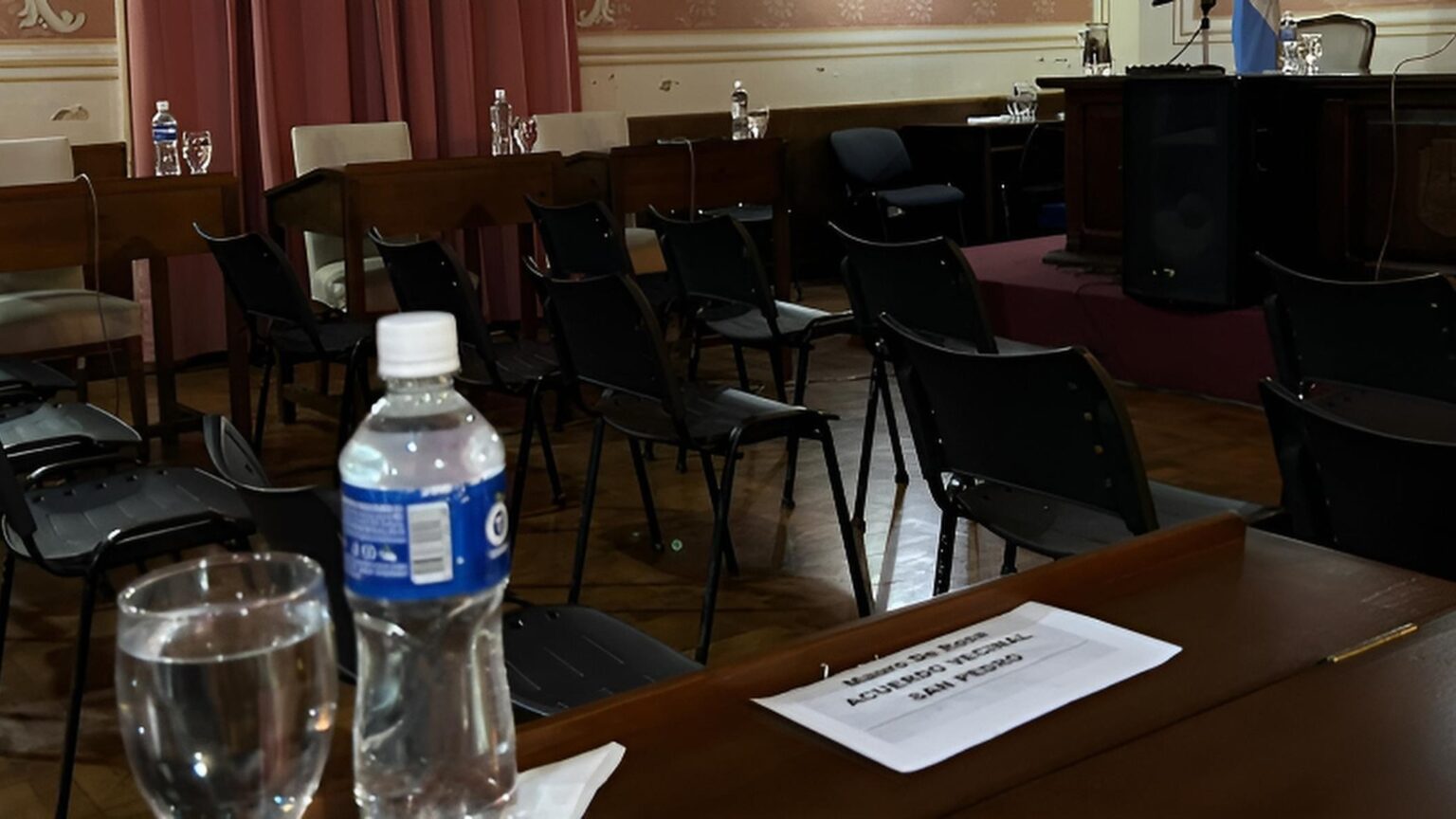 Tras el escándalo en el club Paraná, Mauro De Rosa pidió licencia en el Concejo Deliberante | FM Avenida