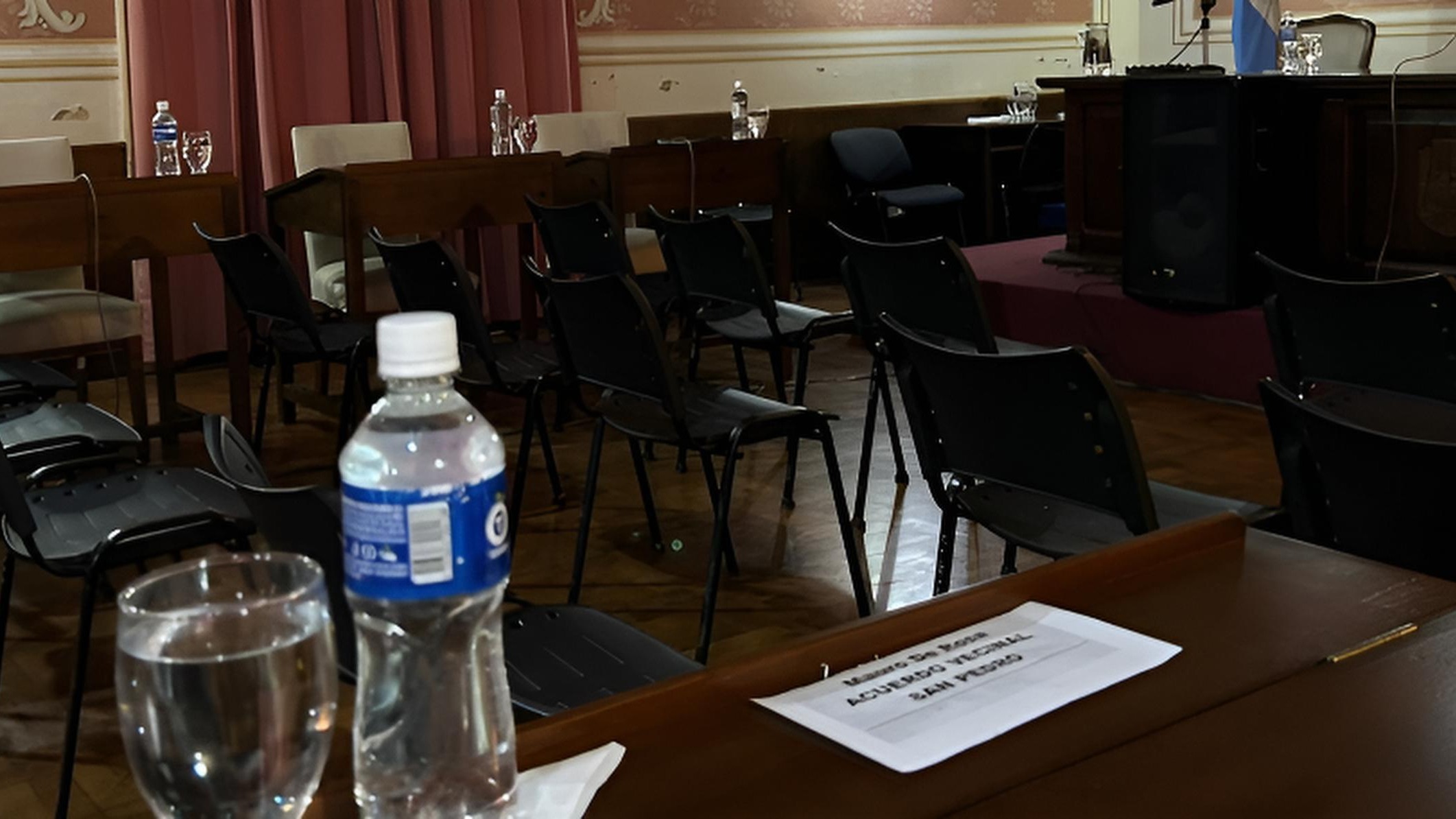 Tras el escándalo en el club Paraná, Mauro De Rosa pidió licencia en el Concejo Deliberante | FM Avenida