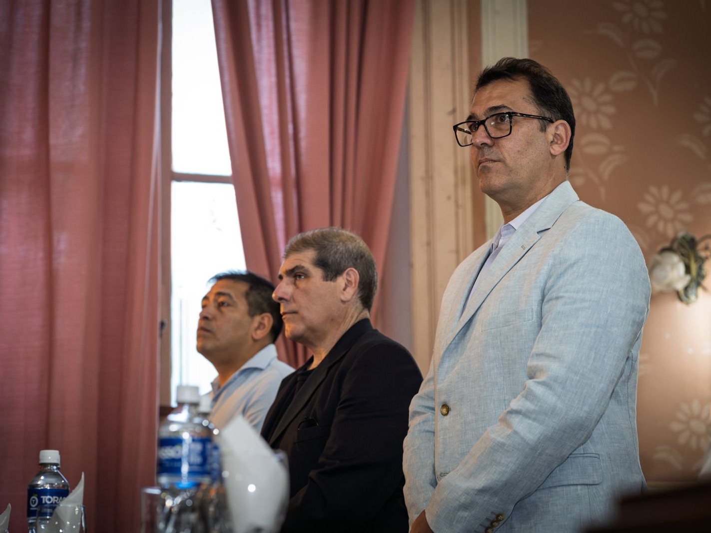 Tras el escándalo en el club Paraná, el bloque Acuerdo Vecinal pidió que De Rosa tome licencia preventiva | FM Avenida