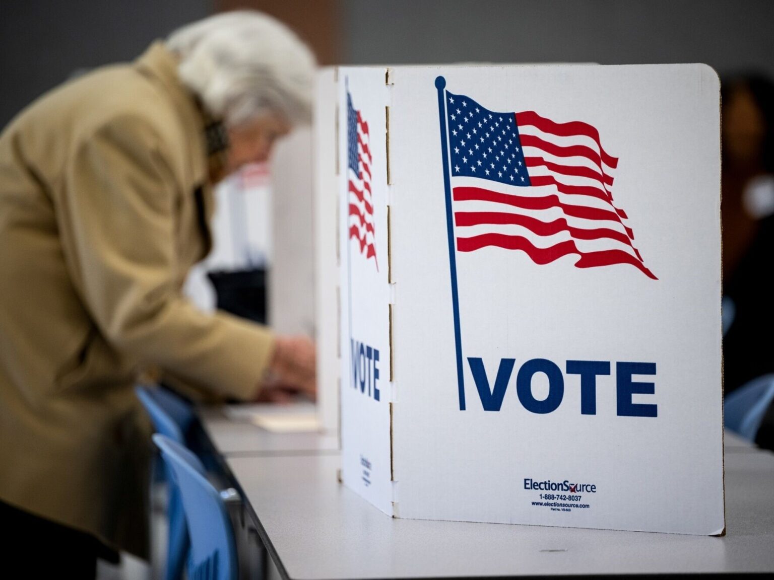 Un congresista republicano pidió que la ID para votar sea gratuita para quienes no la tienen | FM Avenida