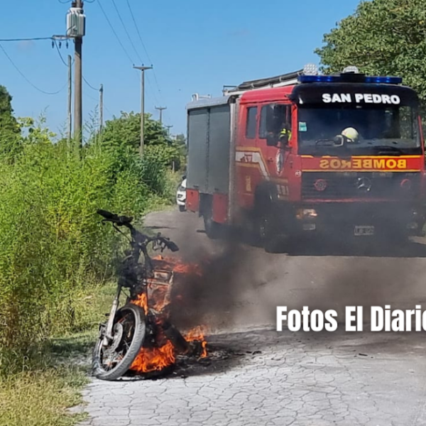 Un hombre incendió su propia motocicleta durante un control policial y de tránsito | FM Avenida