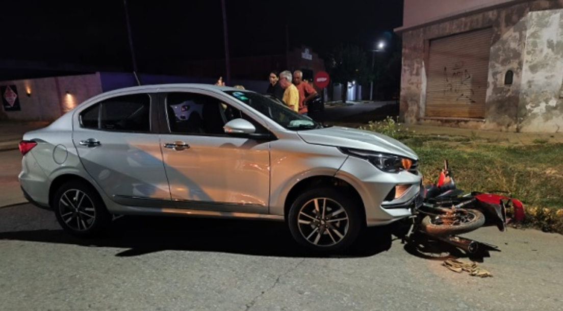 Un motociclista sufrió una fractura tras un choque | FM Avenida