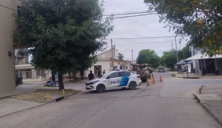 Un nuevo choque entre una moto y un auto deja como saldo una persona herida | FM Avenida
