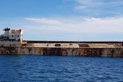 Un pesquero chino hundido para crear una arrecife artificial: cómo es el lugar donde desapareció Sofía Devries en Puerto Madryn | FM Avenida