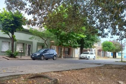 Vecinos de Quiroga al 600 levantan firmas para reclamar por la falta de agua | FM Avenida