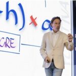 Víctor Küppers, experto en psicología positiva: "El 10 % de la felicidad es lo que ocurre y el 90 % cómo lo afrontamos” | FM Avenida