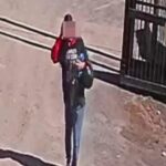 A plena luz del día, le robaron la moto dentro de su lugar de trabajo