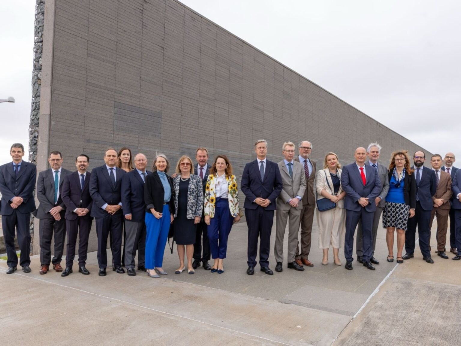24 de marzo: los embajadores de la Unión Europea marcaron posición con un homenaje a las víctimas de la dictadura | FM Avenida