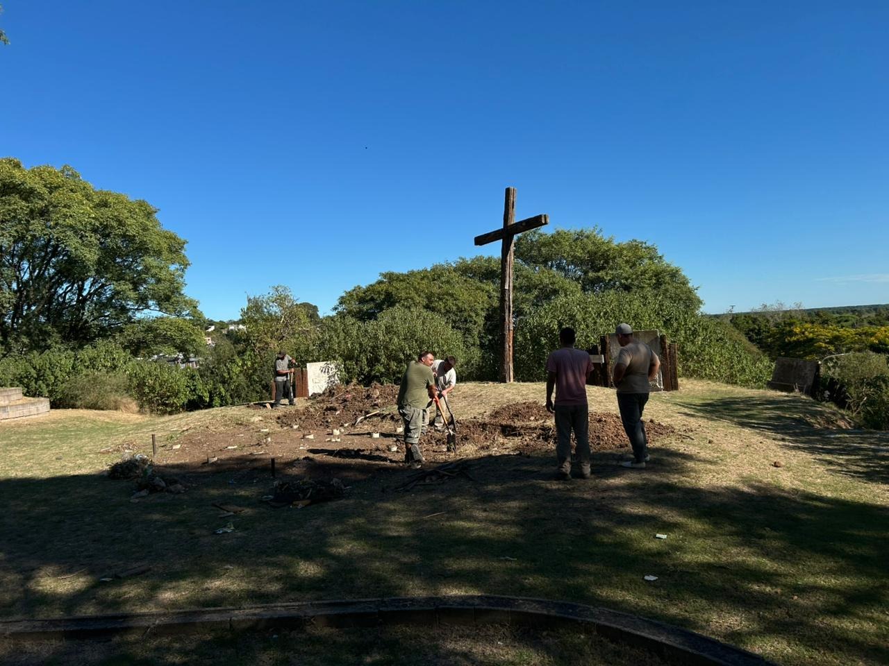 A días del homenaje a las víctimas de Covid en San Pedro, comenzaron trabajos de reparación en el Vía Crucis | FM Avenida