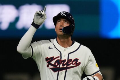 A lo Lars Nootbaar: ¿Cómo Shay Whitcomb puede jugar para Corea del Sur en el Clásico Mundial de Béisbol 2026? | FM Avenida
