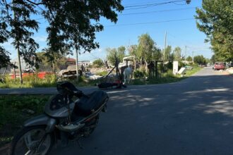 Accidente de tránsito entre dos motos: cuatro personas hospitalizadas | FM Avenida