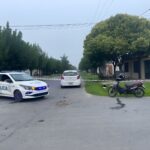 Accidente de tránsito: una motociclista sufrió fractura de muñeca | FM Avenida