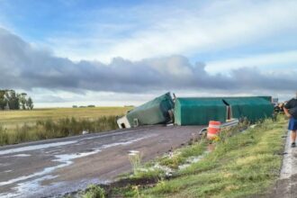 Accidente en Ruta 65: vuelco de camión y corte total entre Guaminí y Daireaux | FM Avenida
