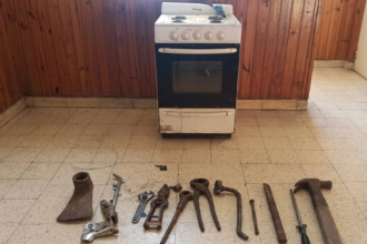 Allanamiento, secuestro de una cocina y herramientas | FM Avenida