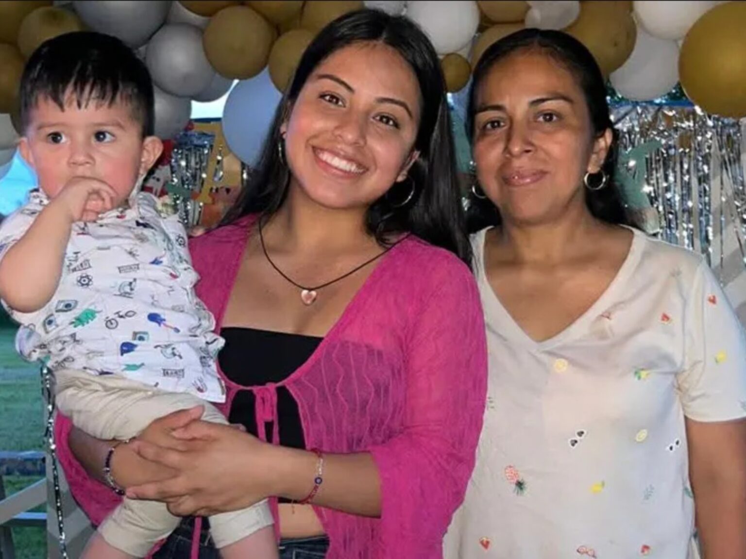 Asesinato espantoso: hallaron los cuerpos de una mujer, su hija adolescente y su bebé de 2 años | FM Avenida