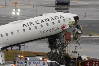Así chocaba el avión de Air Canadá al camión de bomberos en el aeropuerto de Nueva York | FM Avenida