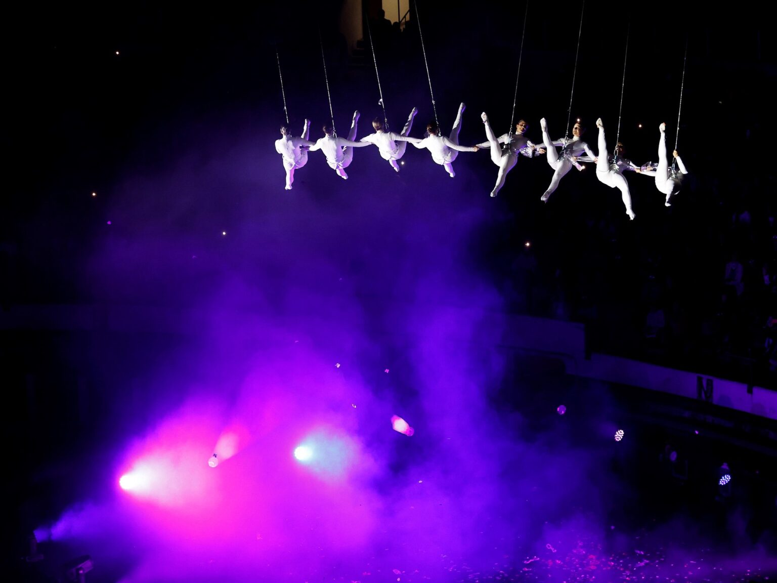 Bailar en el aire: un show a 30 metros de altura dejó boquiabierto al público del Festival Internacional de Artes Vivas, en Colombia | FM Avenida