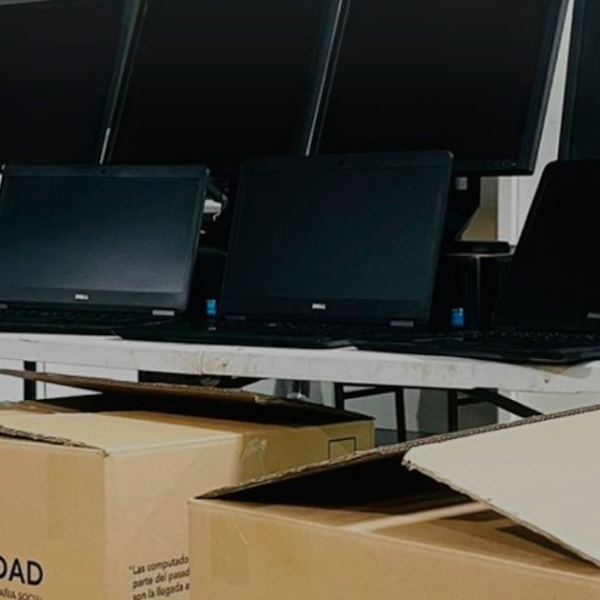 Bomberos recibió importante donación de equipamiento informático | FM Avenida