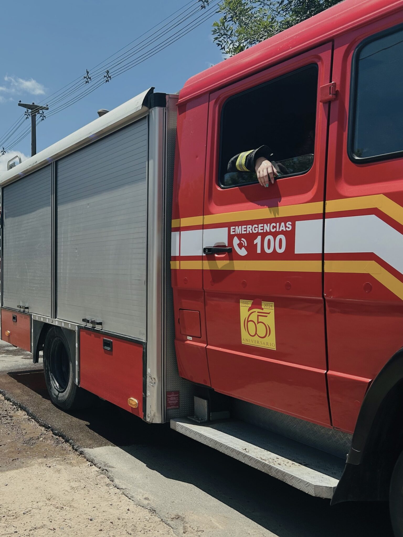 Bomberos sofocó un incendio de vehículo en Litoral al 2700 | FM Avenida