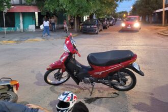 Choque entre motos en la Avenida 11 de Septiembre: cuatro personas resultaron heridas | FM Avenida
