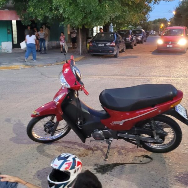 Choque entre motos en la Avenida 11 de Septiembre: cuatro personas resultaron heridas | FM Avenida