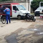 Choque sin lesionados entre una moto y un utilitario en Humanes e Independencia | FM Avenida