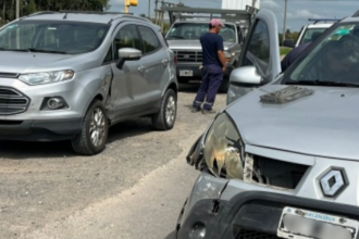 Colisión sin heridos entre dos vehículos en Crucero General Belgrano | FM Avenida