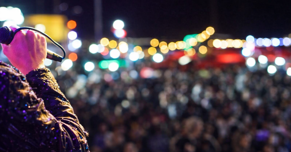 Comienza en el Paseo Público la feria solidaria de "El Mercader" | FM Avenida